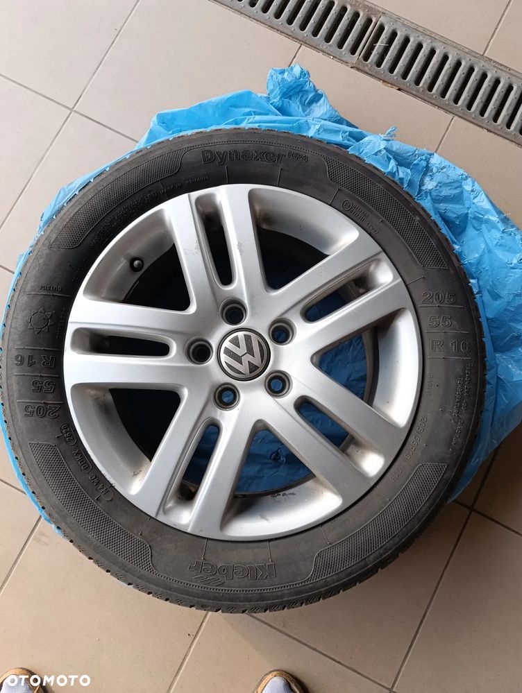 Volkswagen Jetta 2.0 TDI Highline - 3