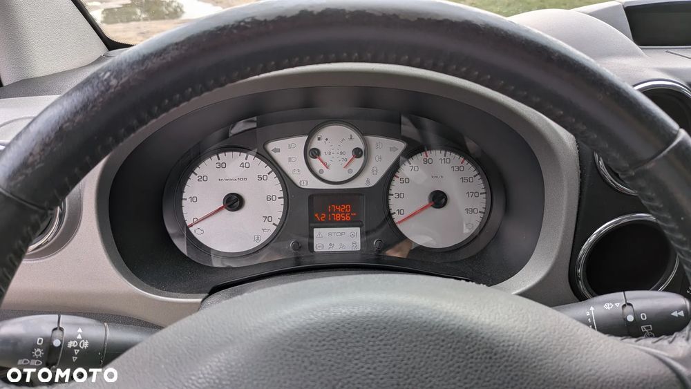 Peugeot Partner 1.6 HDi VTC - 12