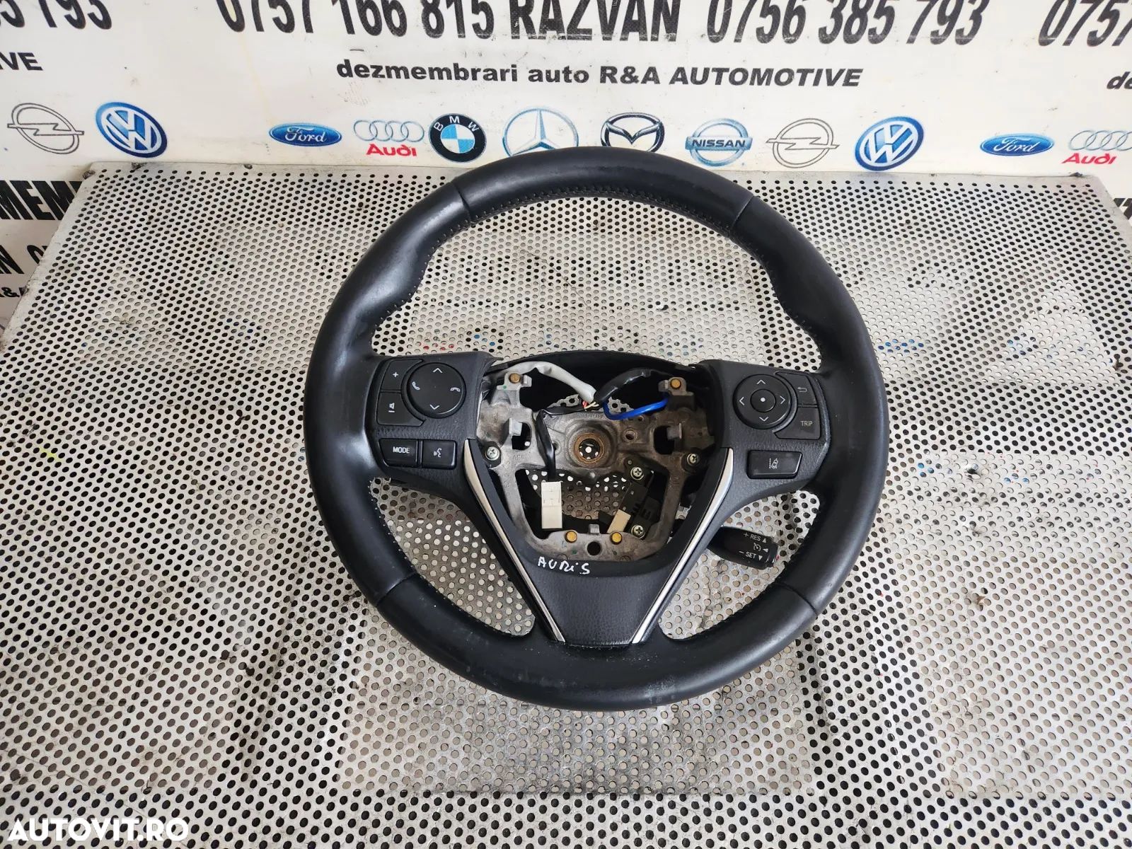 Volan Din Piele Cu Comenzi Toyota Auris An 2013-2014-2015-2016-2017-2018 Dezmembrez Toyota Auris An - 1