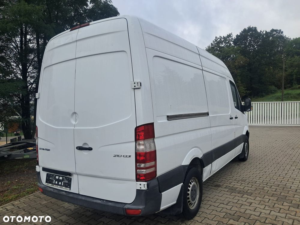 Mercedes-Benz Sprinter - 5