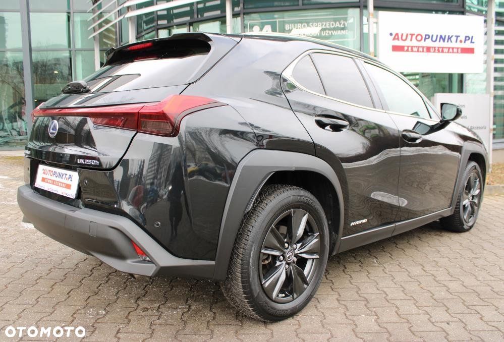 Lexus UX - 5