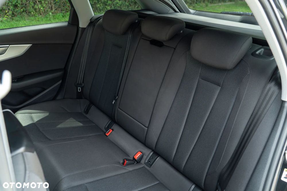 Audi A4 Avant 35 TDI mHEV S Line S tronic - 8