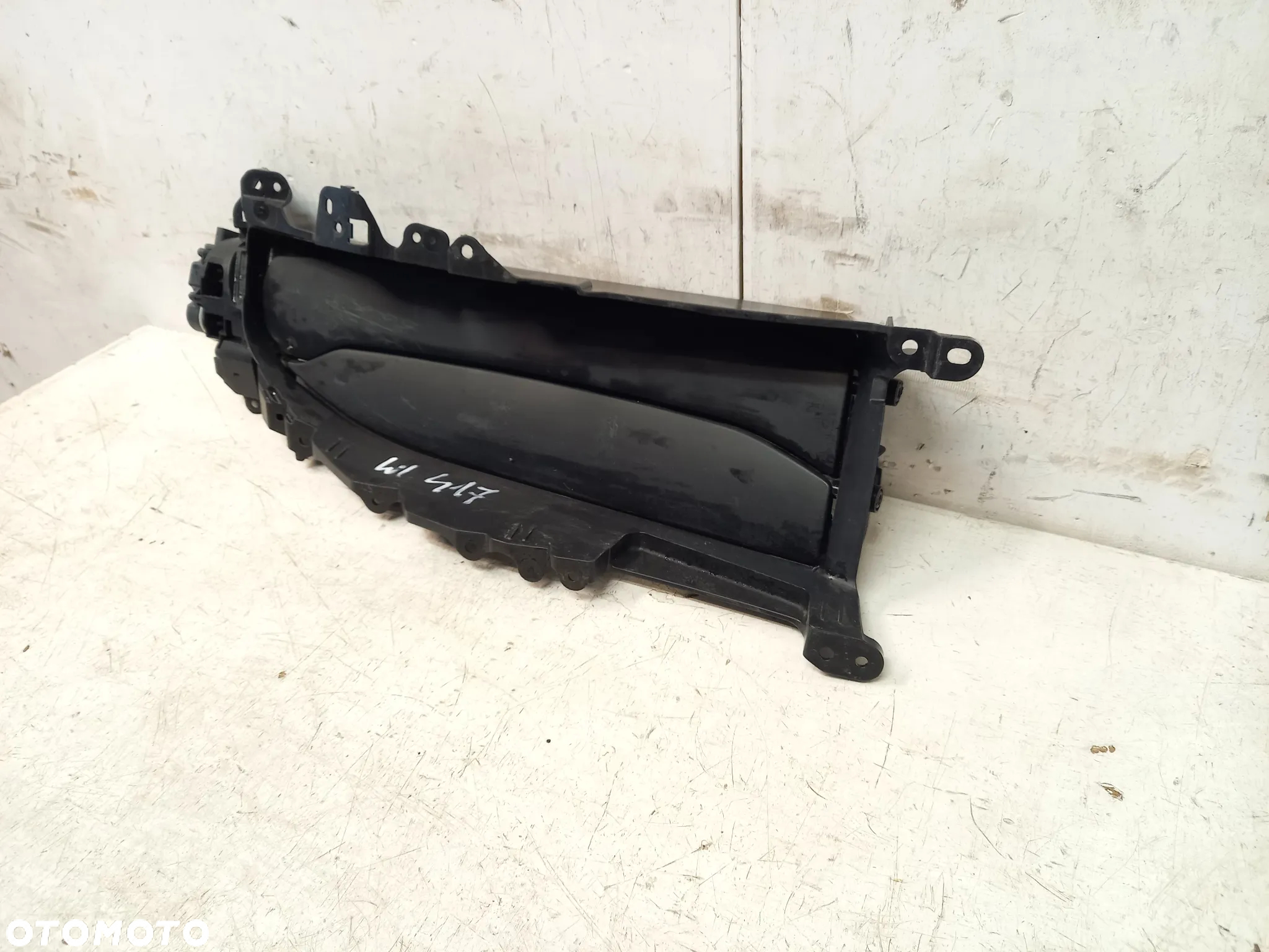 Porsche Taycan 9J1 zaluzja tunel powietrza wlot aktywny lewa lewy - 2
