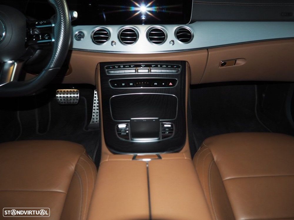 Mercedes-Benz E 300 de AMG Line - 12