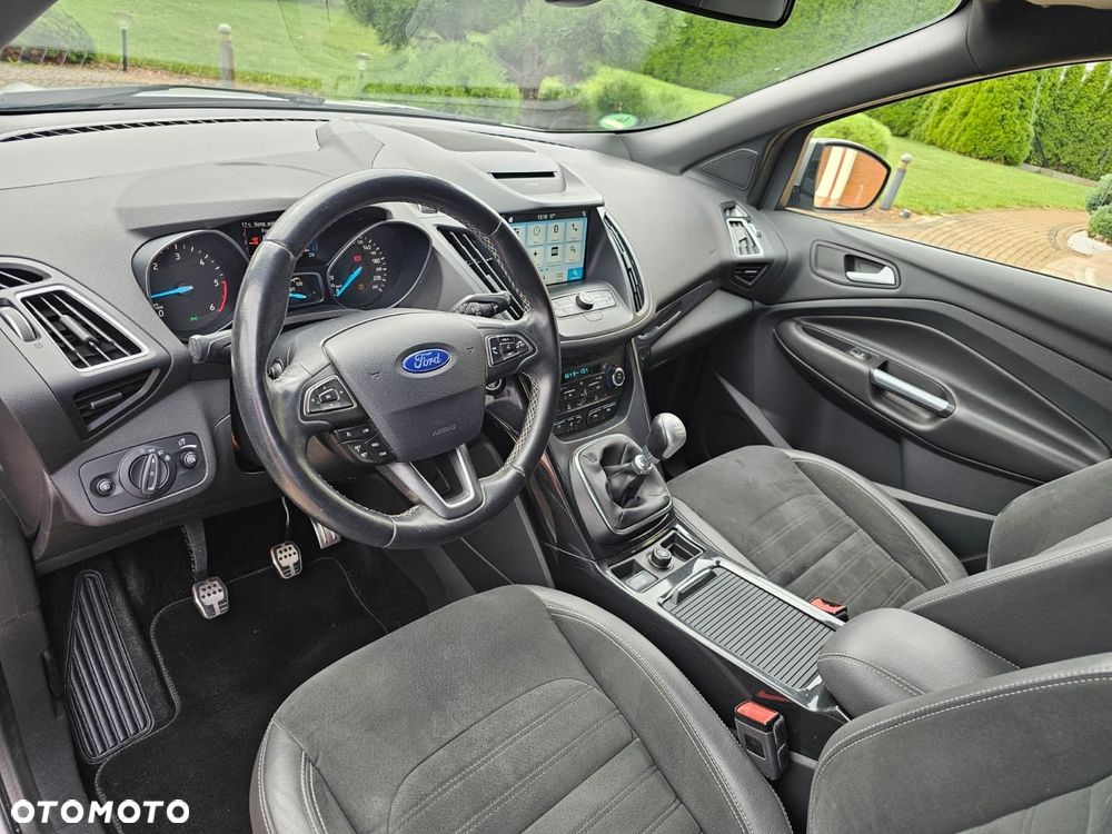 Ford Kuga 2.0 TDCi 4x4 ST-Line - 28