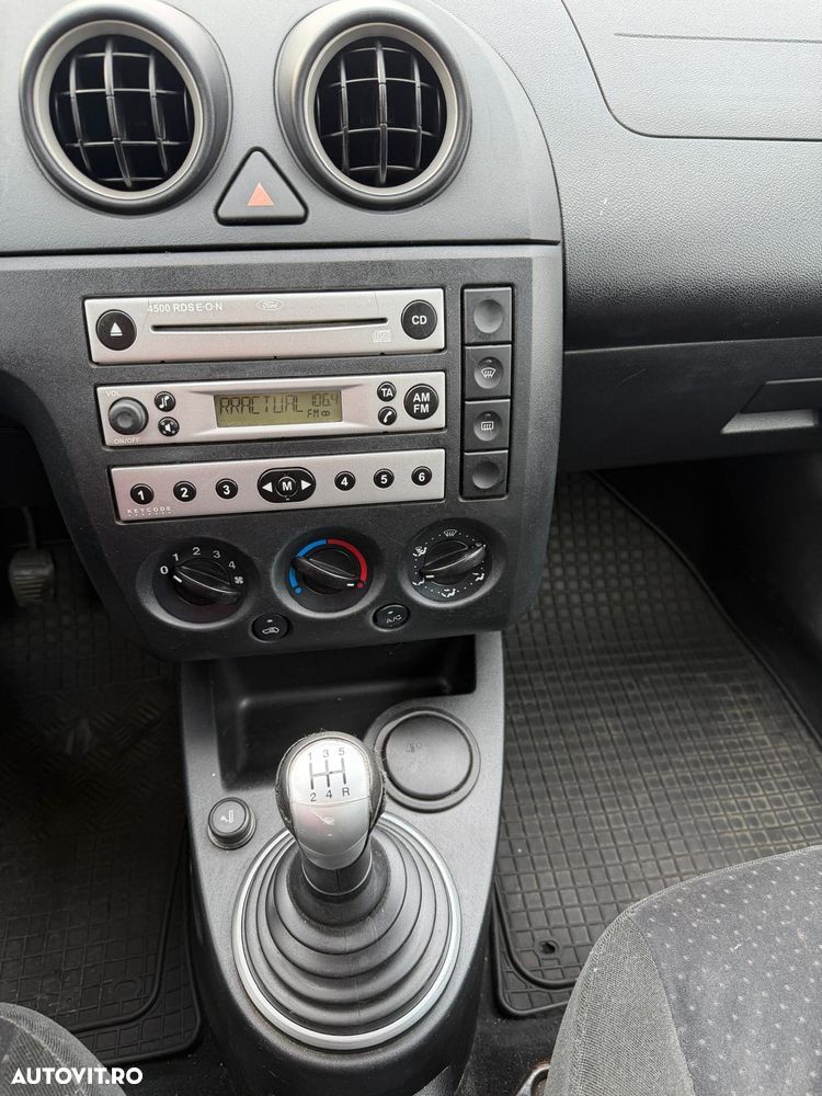 Ford Fiesta 1.4TDCI Ghia - 6