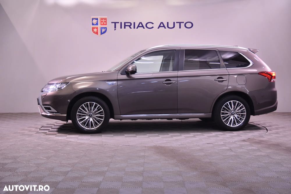 Mitsubishi Outlander - 3