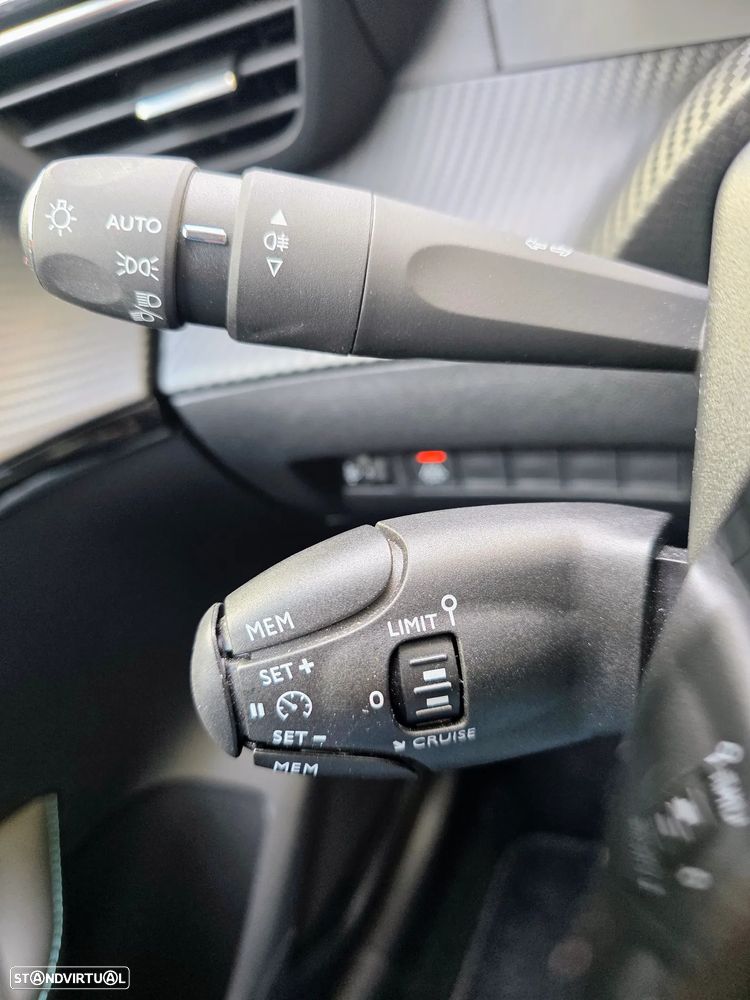 Peugeot 208 1.2 PureTech Allure - 34