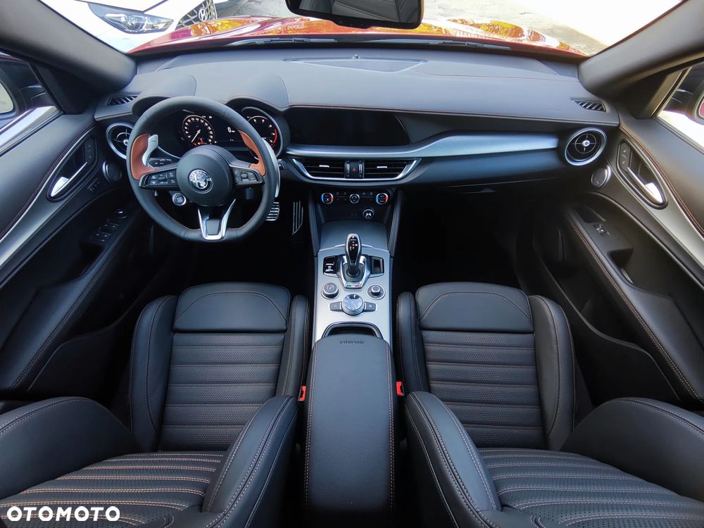 Alfa Romeo Stelvio 2.0 Turbo Intensa Q4 - 12