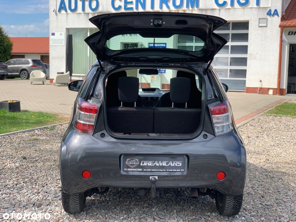 Toyota iQ - 31