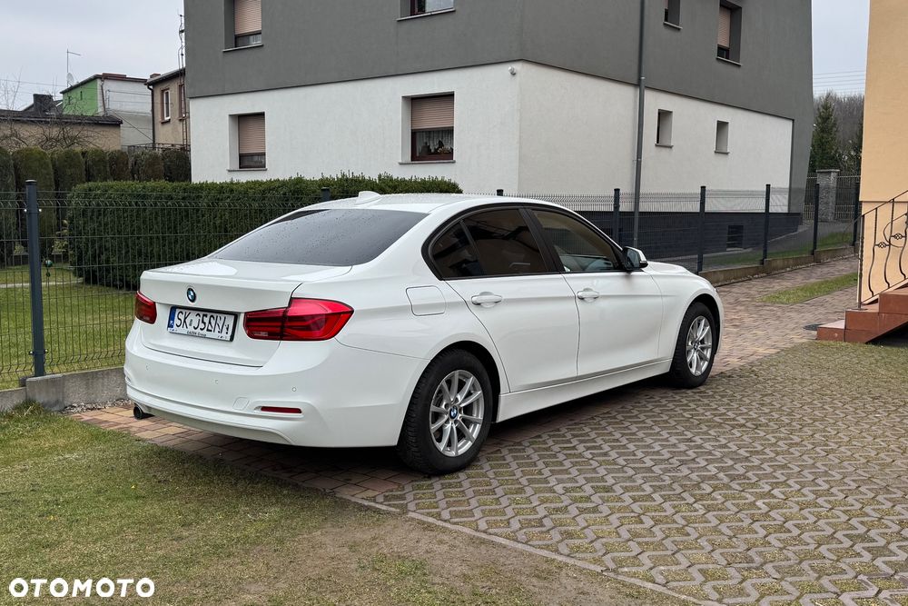 BMW Seria 3 318d Sport Line - 5