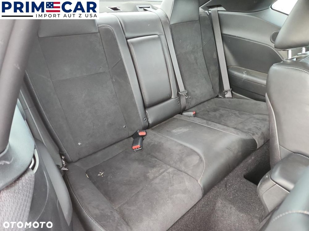 Dodge Challenger - 10