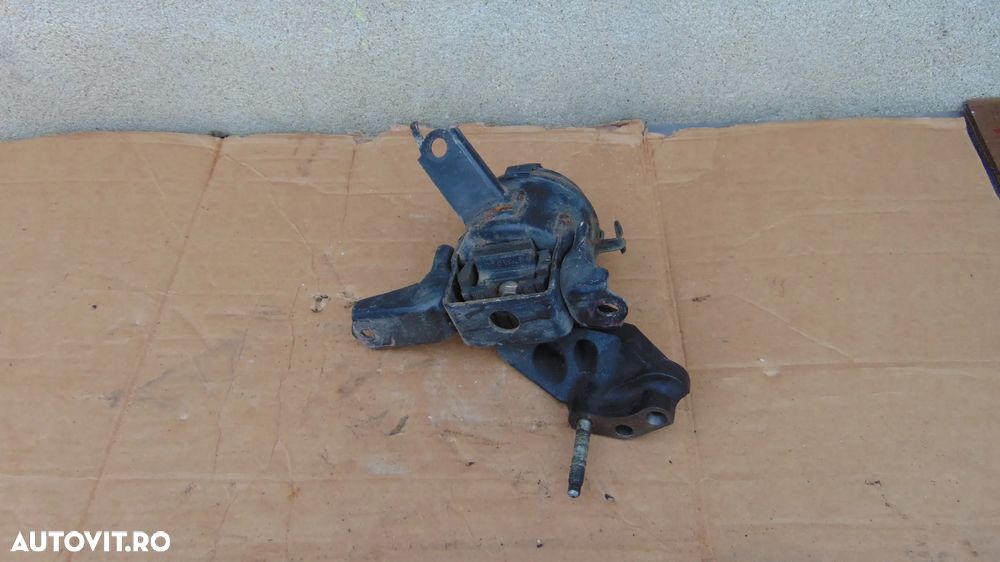 Tampon motor Toyota Yaris motor 1.3 benzina an 2005-2011 - 3