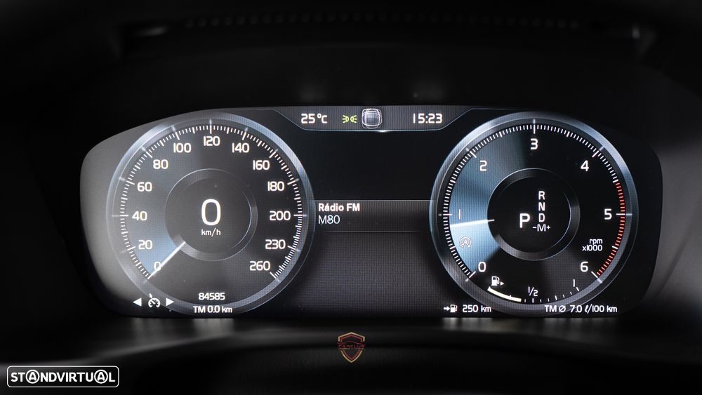 Volvo XC 40 2.0 D3 Momentum Geartronic - 16