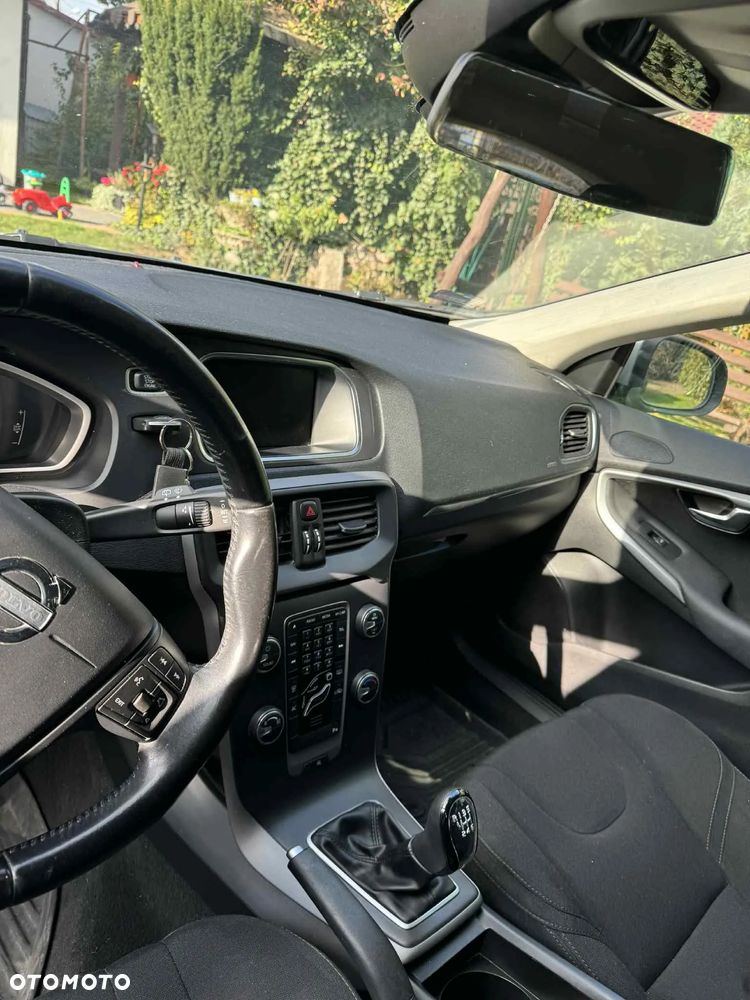 Volvo V40 D2 - 10