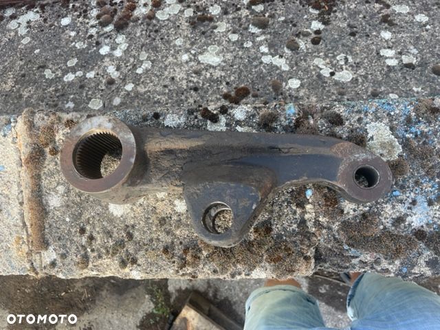 New holland Case ramie podnośnika - 2