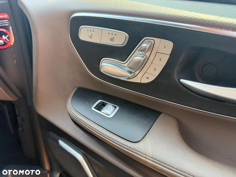 Mercedes-Benz Klasa V 300 d extralang 4Matic 9G-TRONIC Exclusive - 10