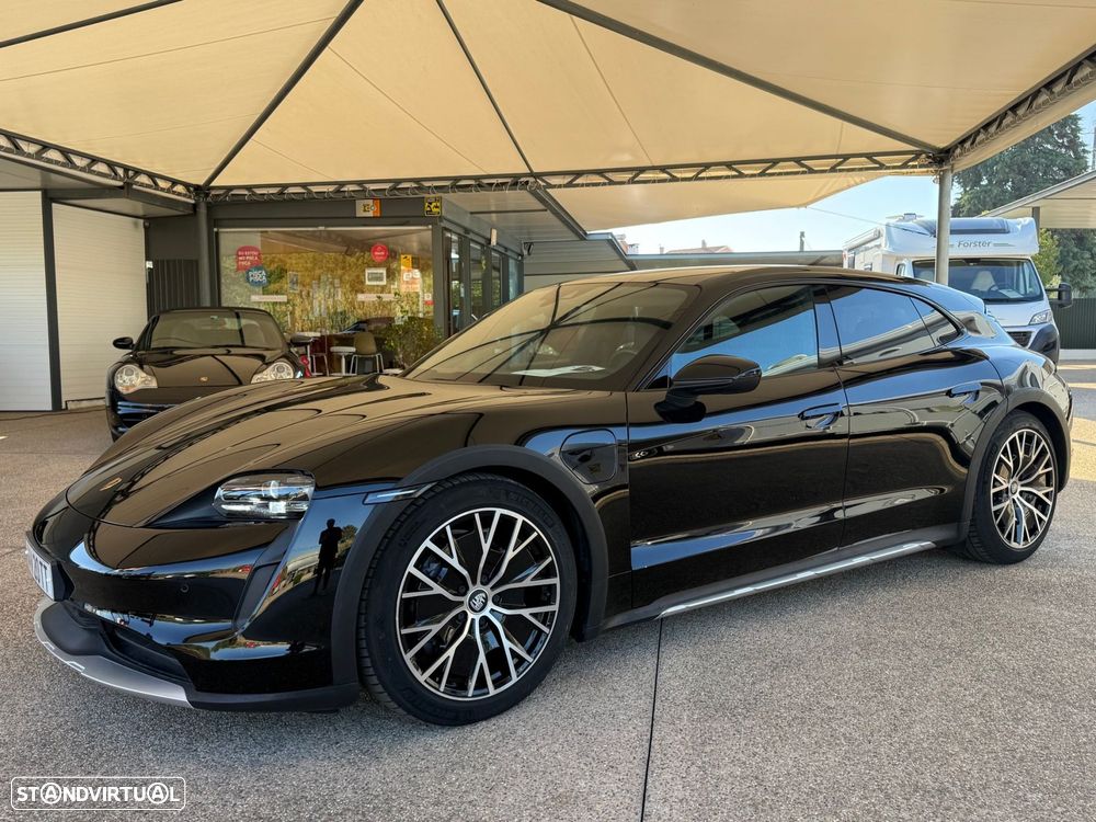 Porsche Taycan Cross Turismo - 26