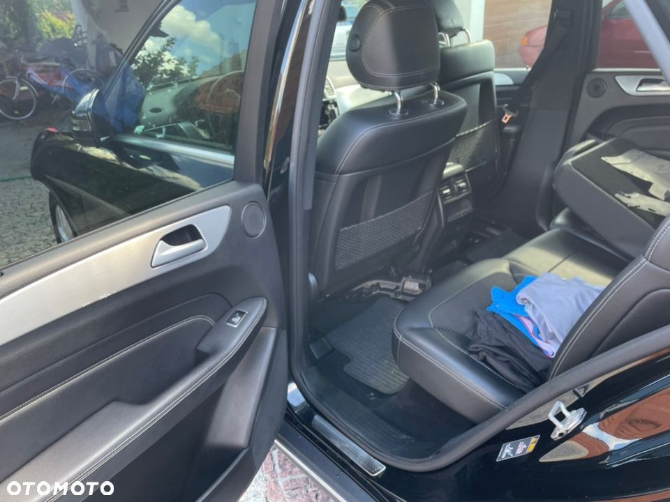 Mercedes-Benz ML 350 BlueTec 4-Matic - 12