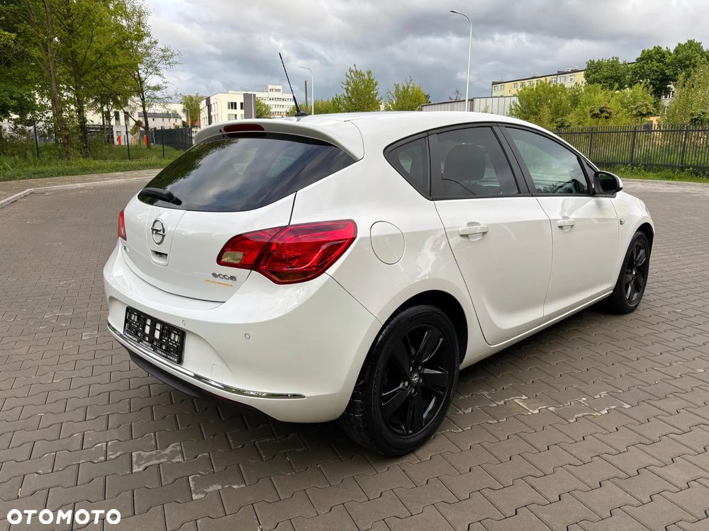 Opel Astra 1.4 Turbo - 2