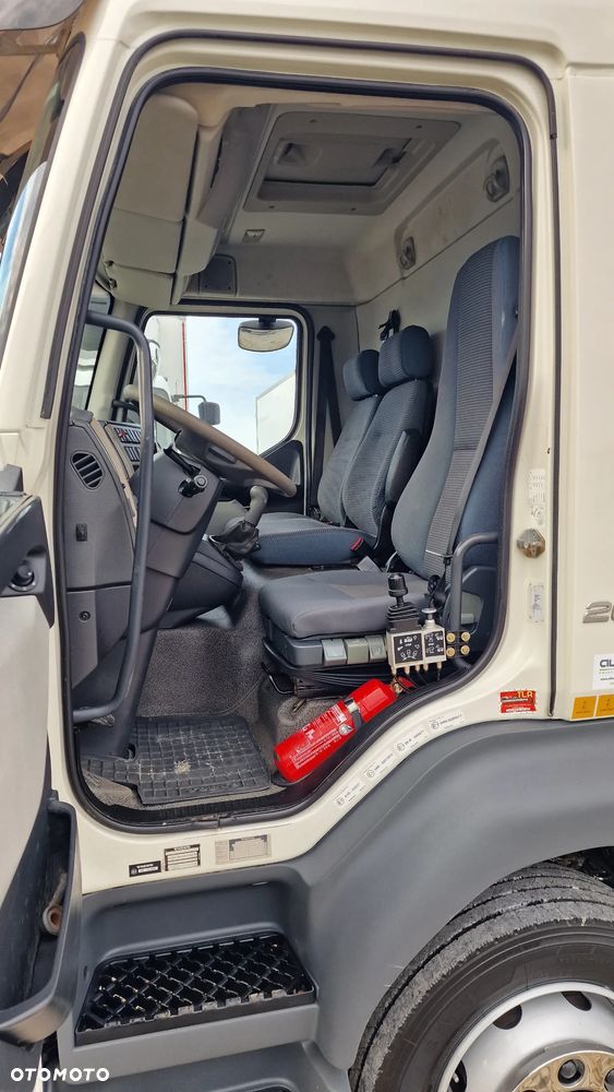 Volvo FL260  4x2 Kiper/ Wywrotka/ Klima/ Blokada /trzy osoby - 19