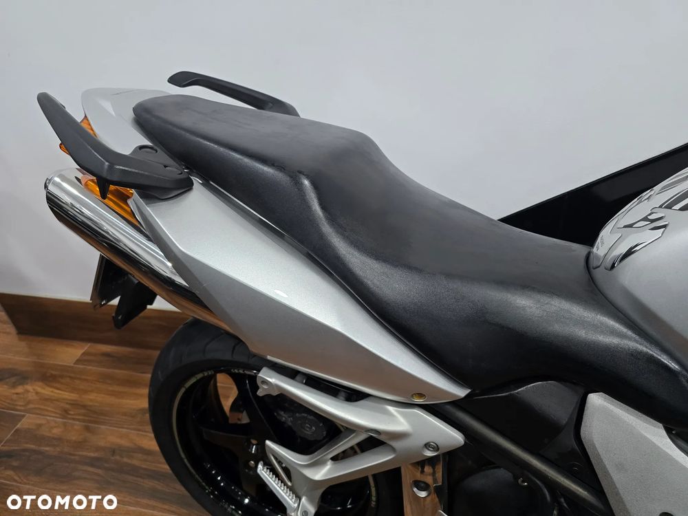 Honda VFR - 27
