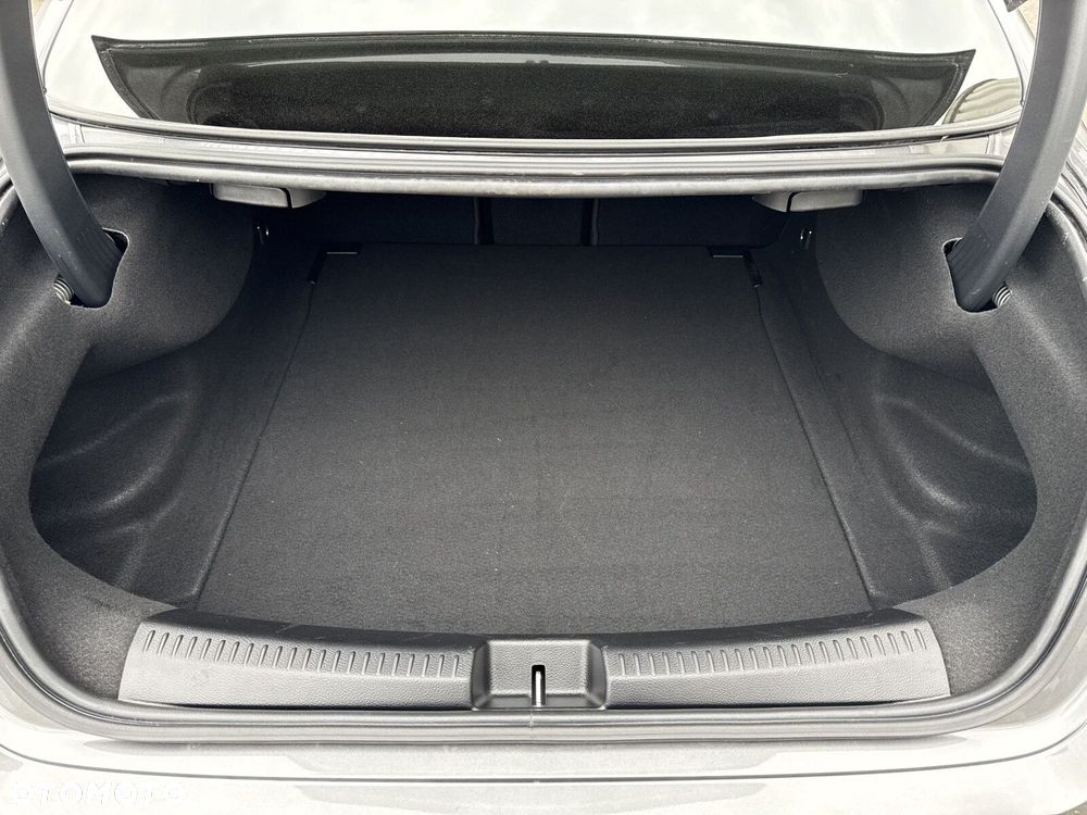 Mercedes-Benz CLA - 27