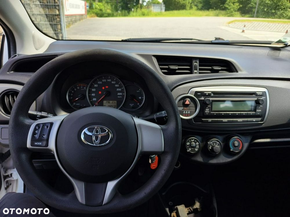 Toyota Yaris - 11