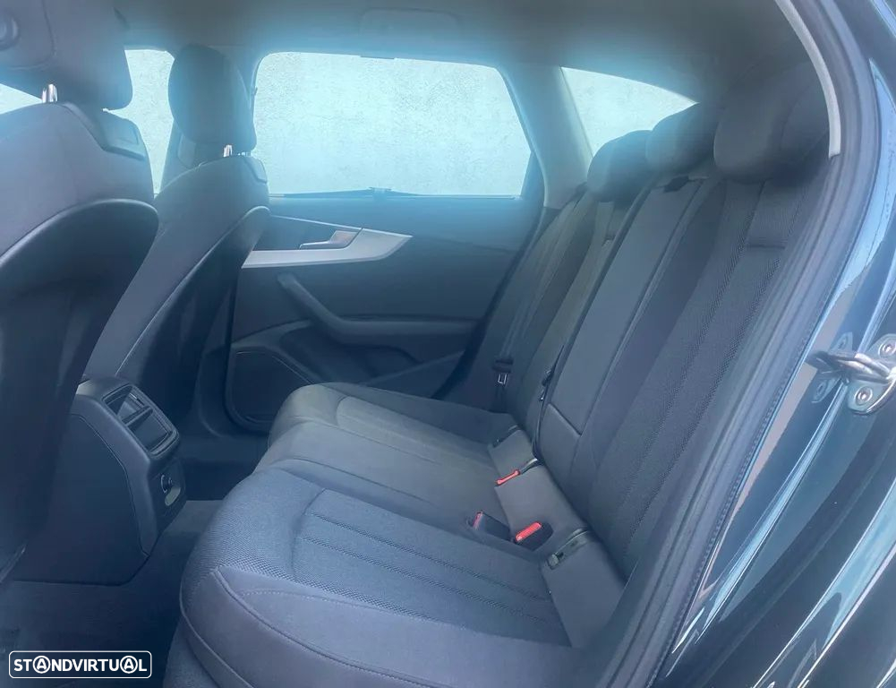 Audi A4 Avant 2.0 TDI Advance S tronic - 11