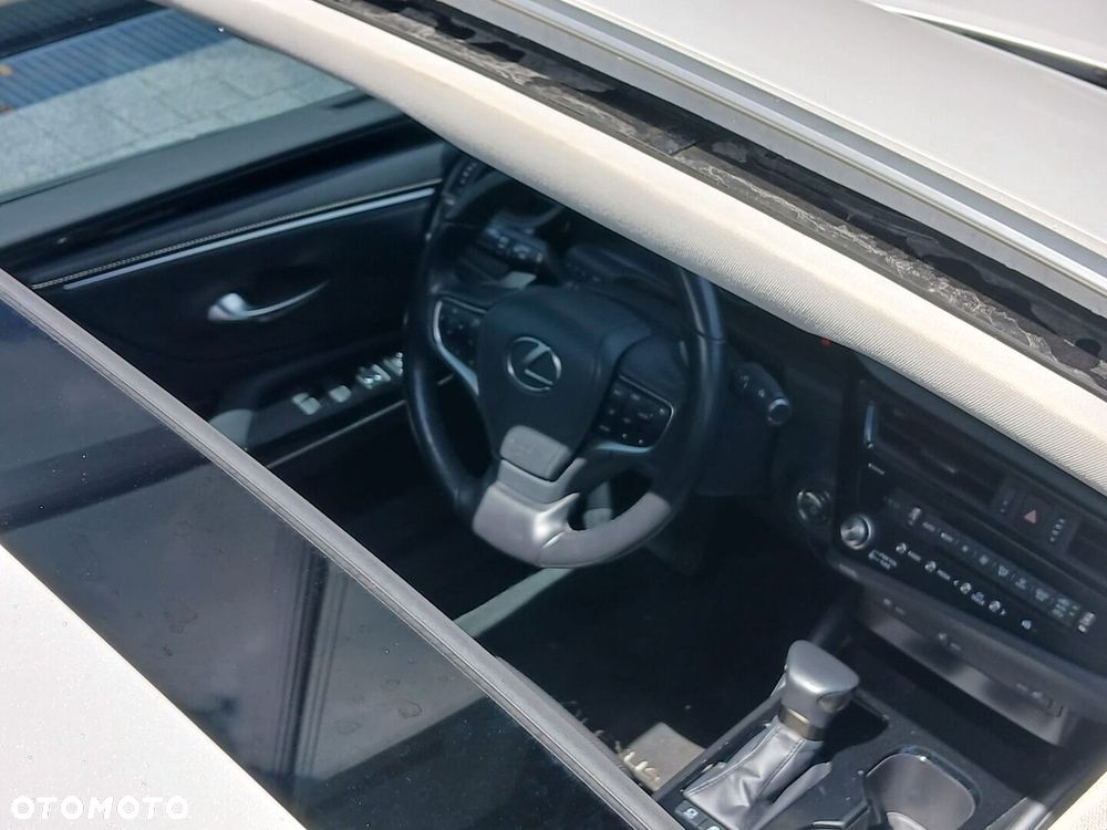 Lexus ES - 6