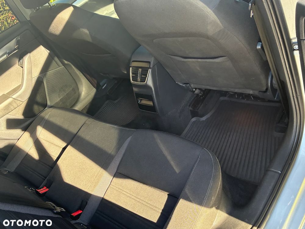 Skoda Octavia 2.0 TDI SCR Ambition - 8