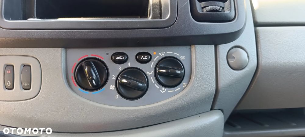 Opel Vivaro - 12