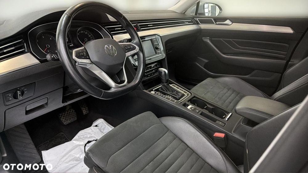 Volkswagen Passat 2.0 TDI Elegance DSG - 10