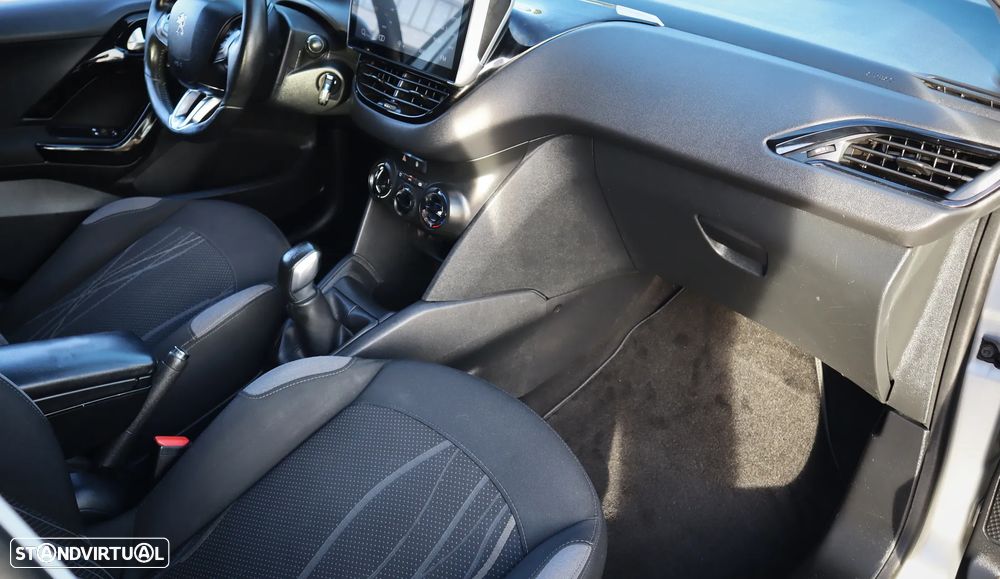 Peugeot 208 1.4 HDi Active - 20