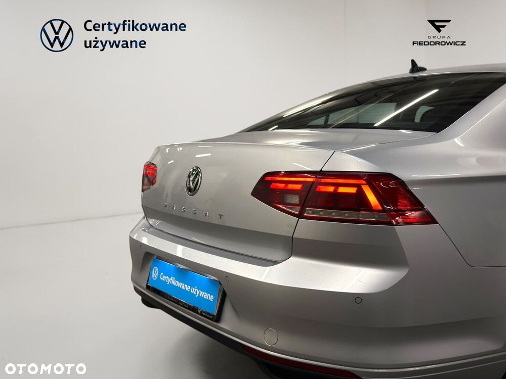 Volkswagen Passat - 13