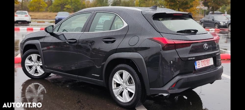 Lexus UX 250h FWD Business - 3