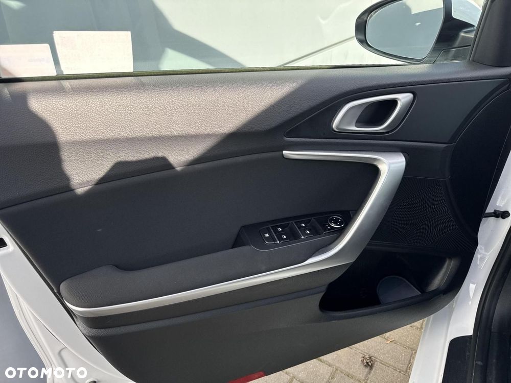 Kia Ceed 1.5 T-GDI M DCT - 10