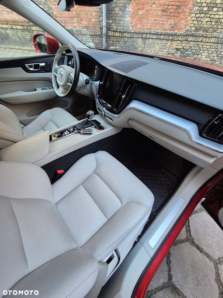 Volvo XC 60 T5 GPF AWD Momentum - 12