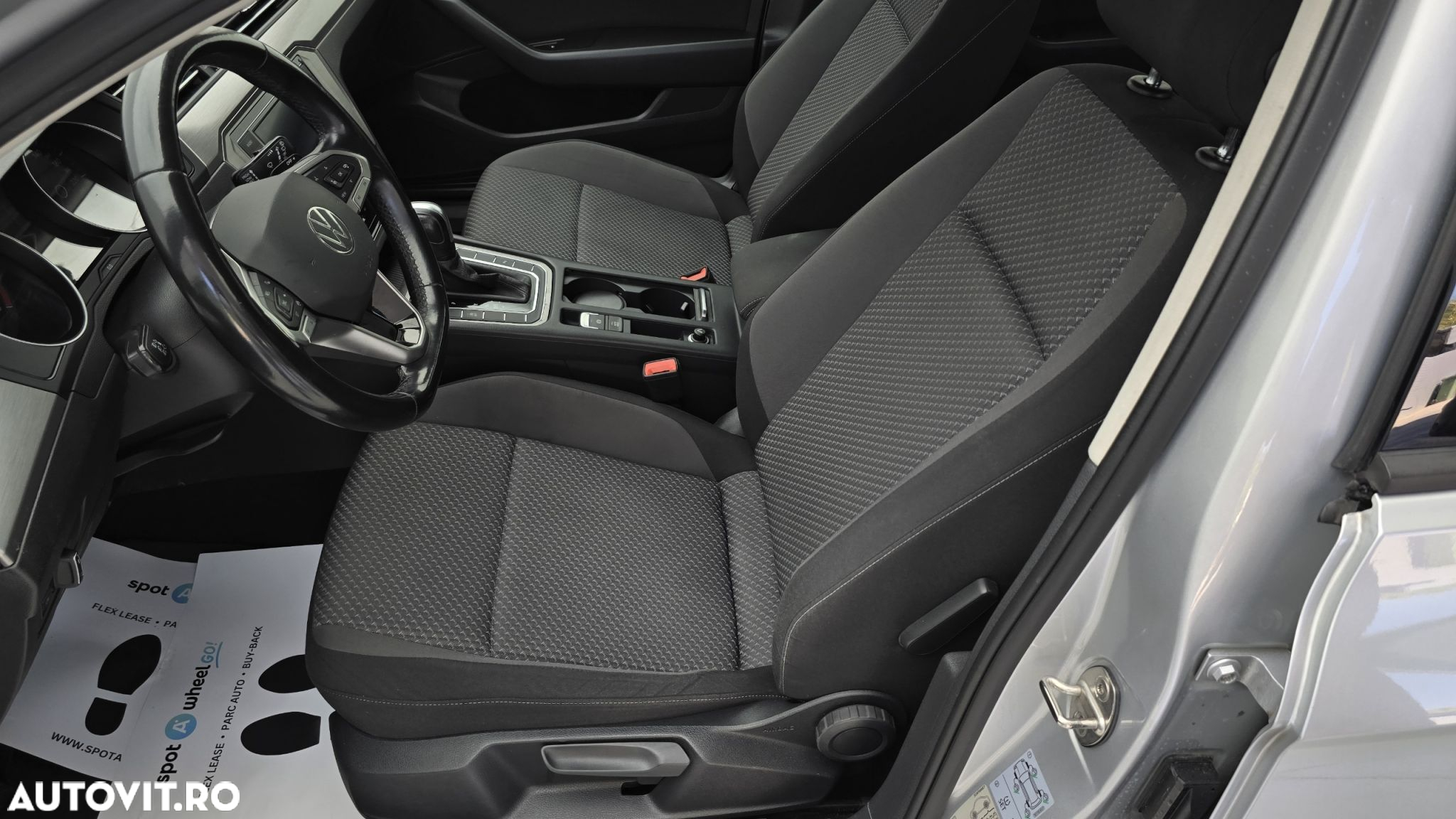 Volkswagen Passat Variant 2.0 TDI DSG Advance - 12
