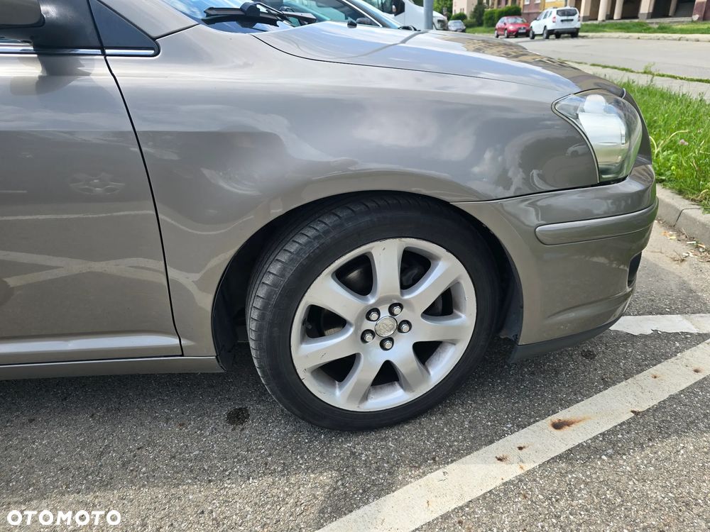 Toyota Avensis 2.0 D-4D - 6