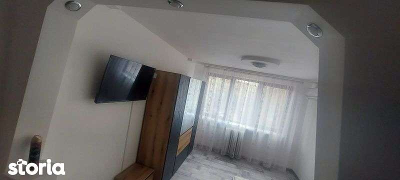 Vand camera de camin in fata liceului de Chimie - Imagine principală: 2/5