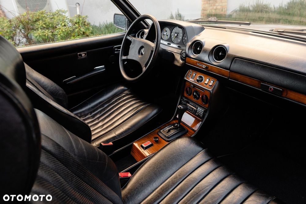 Mercedes-Benz W123 - 6