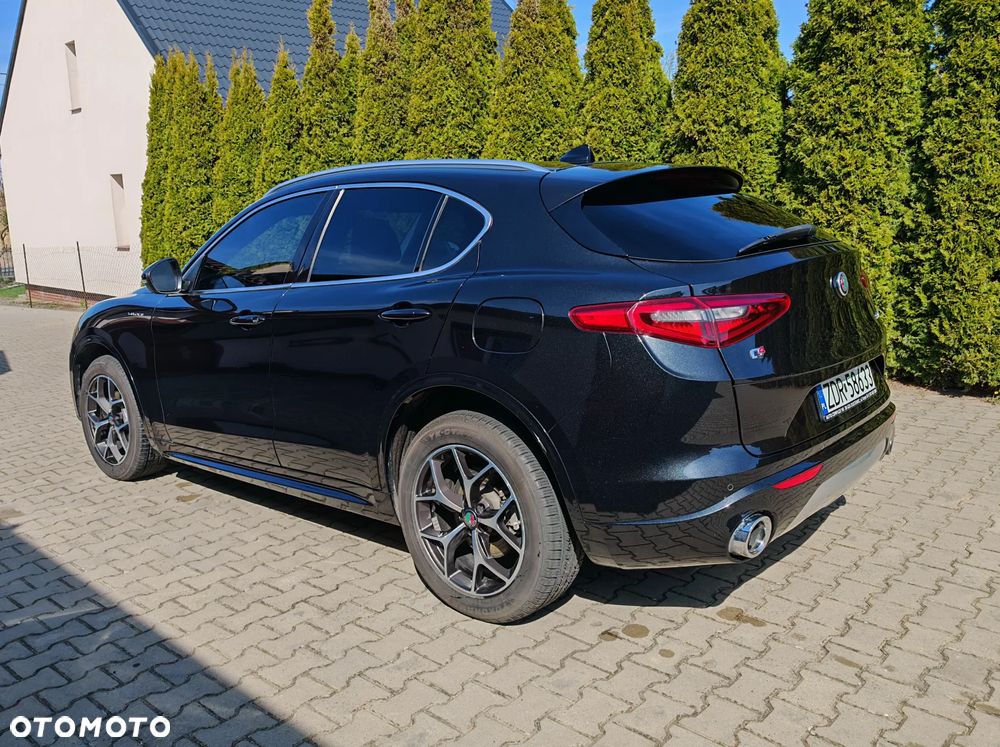 Alfa Romeo Stelvio 2.0 Turbo 16V AT8-Q4 Veloce Ti - 4