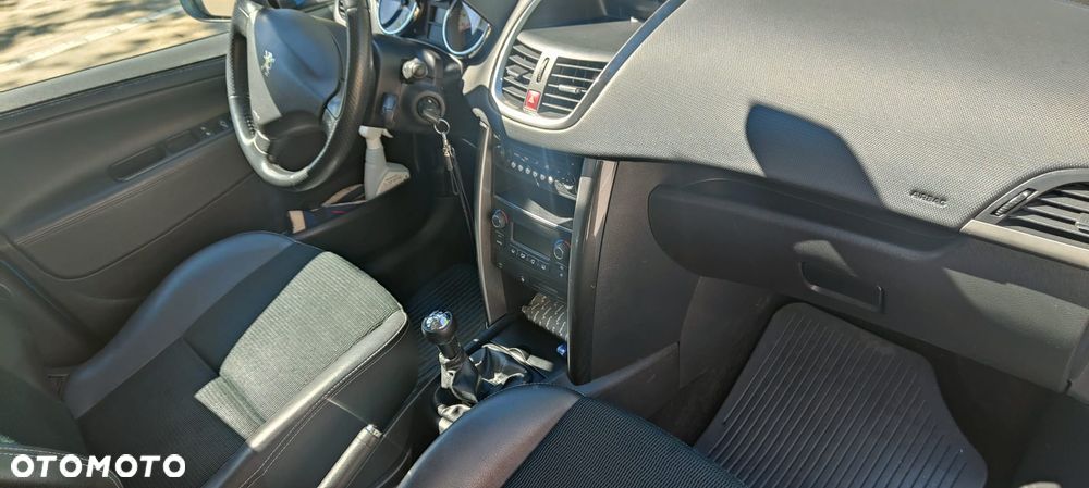 Peugeot 207 - 10