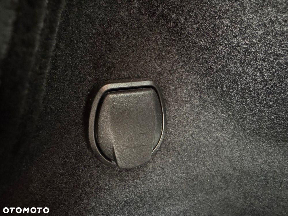 Mercedes-Benz GLB - 23