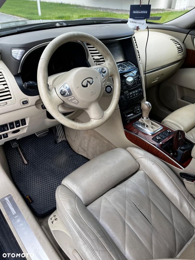 Infiniti Q70 3.7 Sport Tech EU6 - 10