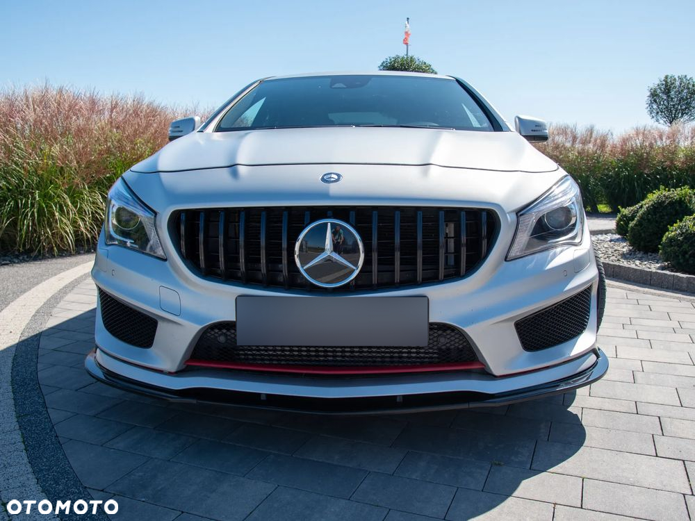 Mercedes-Benz CLA 250 4Matic 7G-DCT AMG Line - 33