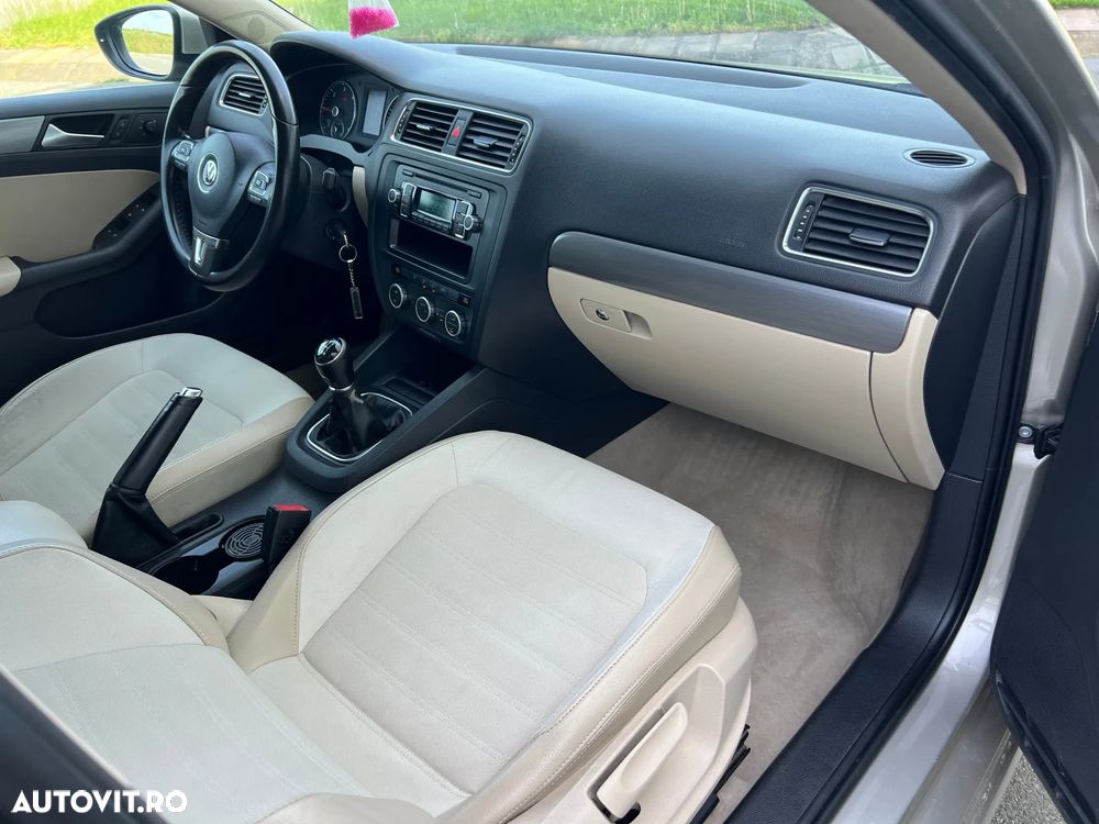 Volkswagen Jetta 2.0 TDI CR DPF Highline - 16