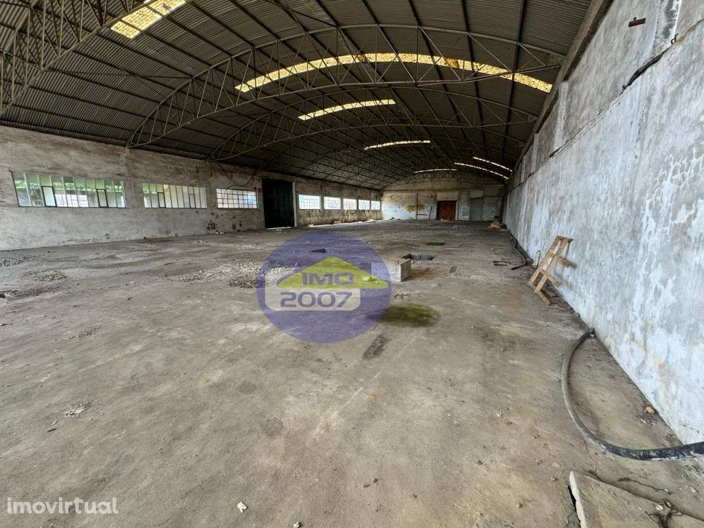 Armazém em Santa Maria de Lamas - Grande imagem: 3/21