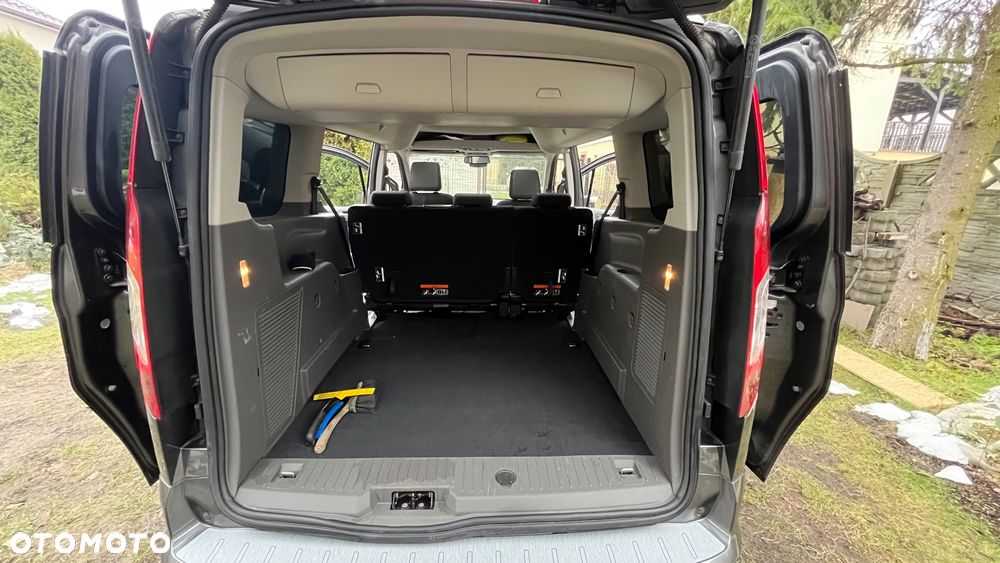Ford Tourneo Connect Grand - 13